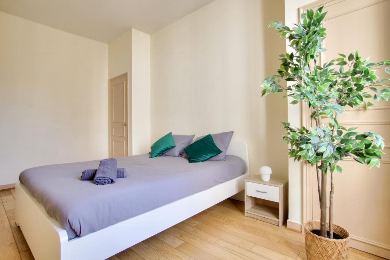 2 Bedrooms Tour Eiffel Rapp Paris Extérieur photo