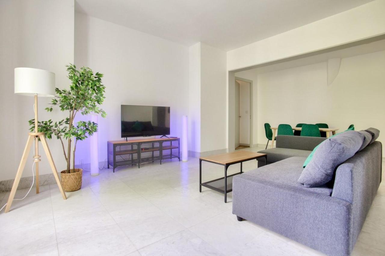 2 Bedrooms Tour Eiffel Rapp Paris Extérieur photo